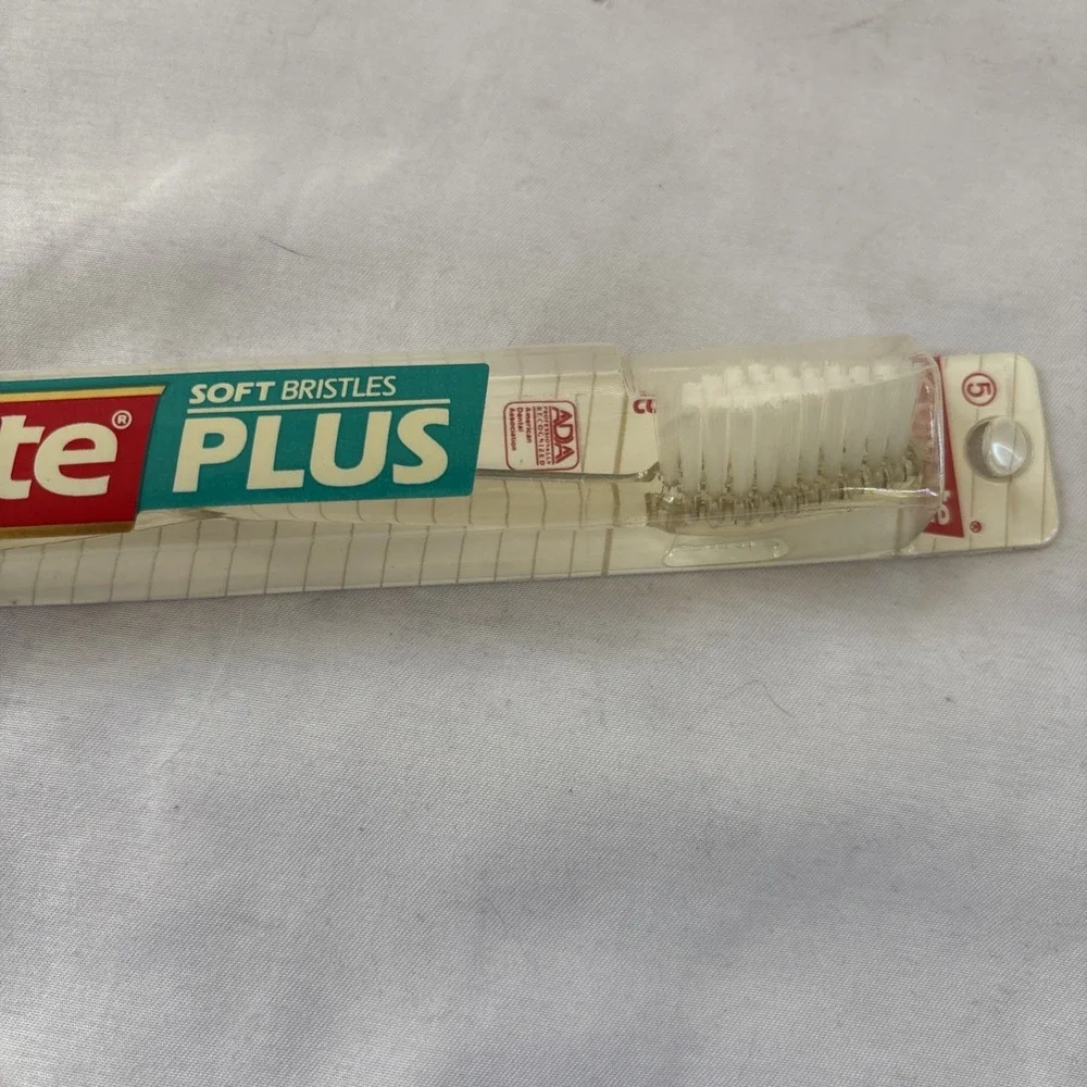 Colgate‎ Plus Diamond Head Toothbrush Soft Bristles Clear NOS Vintage Movie Prop